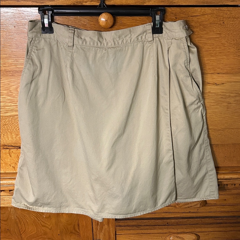 Elizabeth by Liz Claiborne Khaki Tan Knee Length A-Line Tennis Golf Skort
